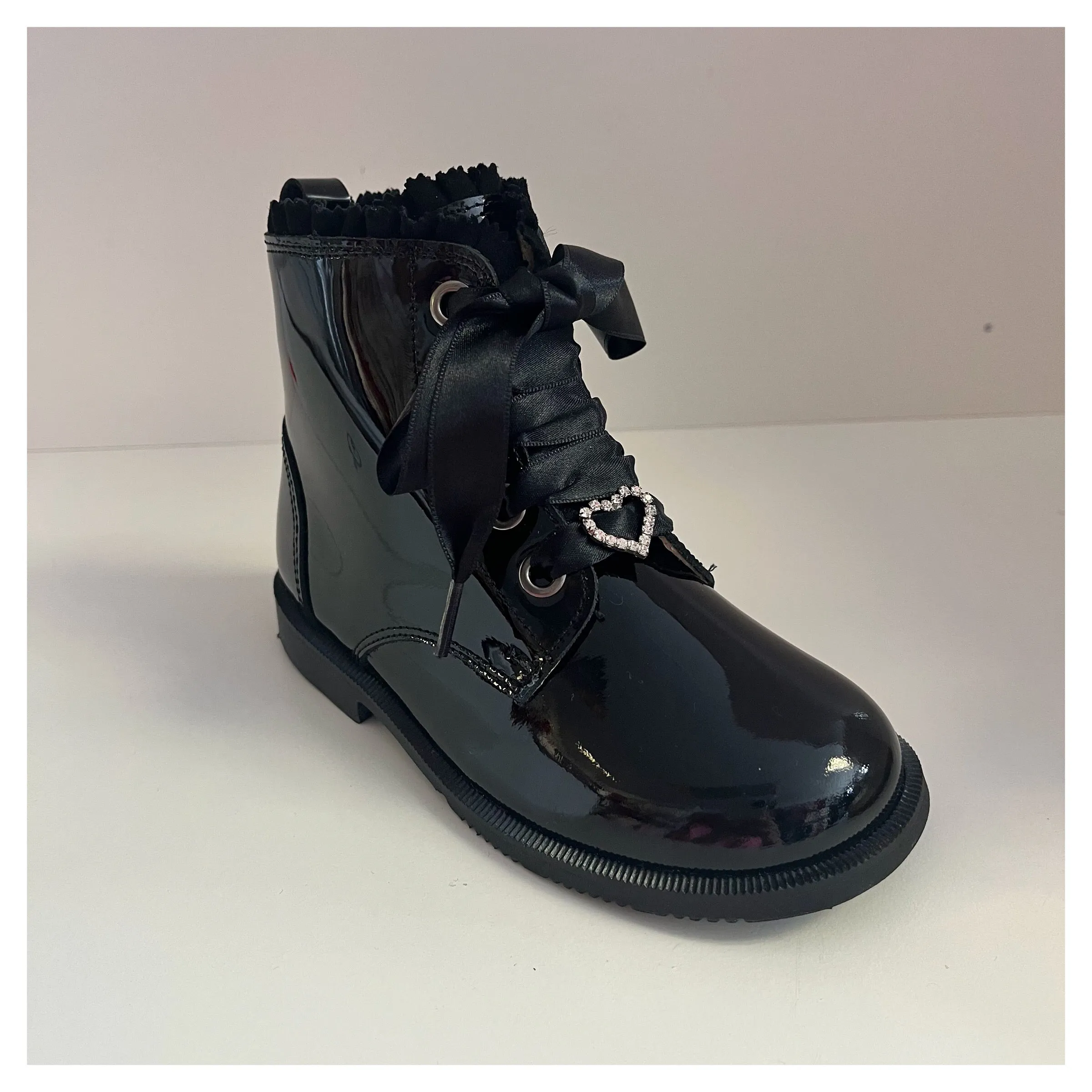Andanines Girls Black Heart Boots