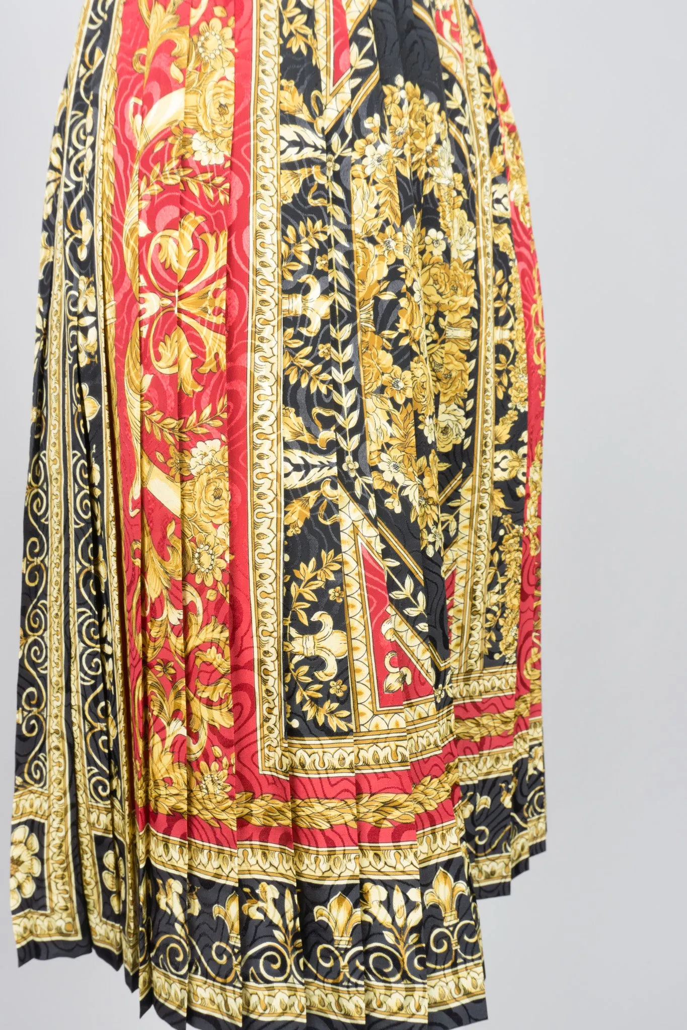 Baroque Knife-Pleated Skirt