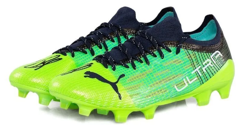 CHRISTIAN PULISIC Autographed Green Puma Ultra 1.3 Cleats PANINI LE 1/25
