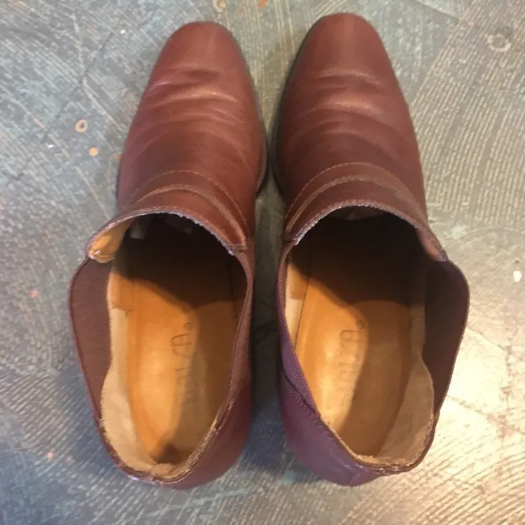 Vintage 90s UNISA brown leather buckle ankle booties // 9.5 Narrow 9 1/2 AA // Chelsea Beatle boots