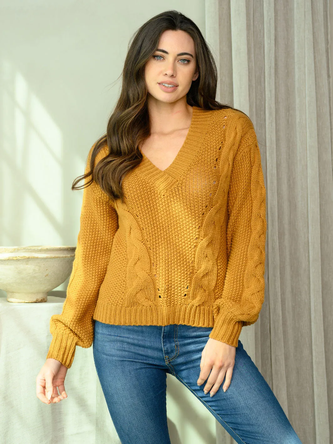 WOMEN'S LONG SLEEVE V-NECK CABLE KNIT SWEATER