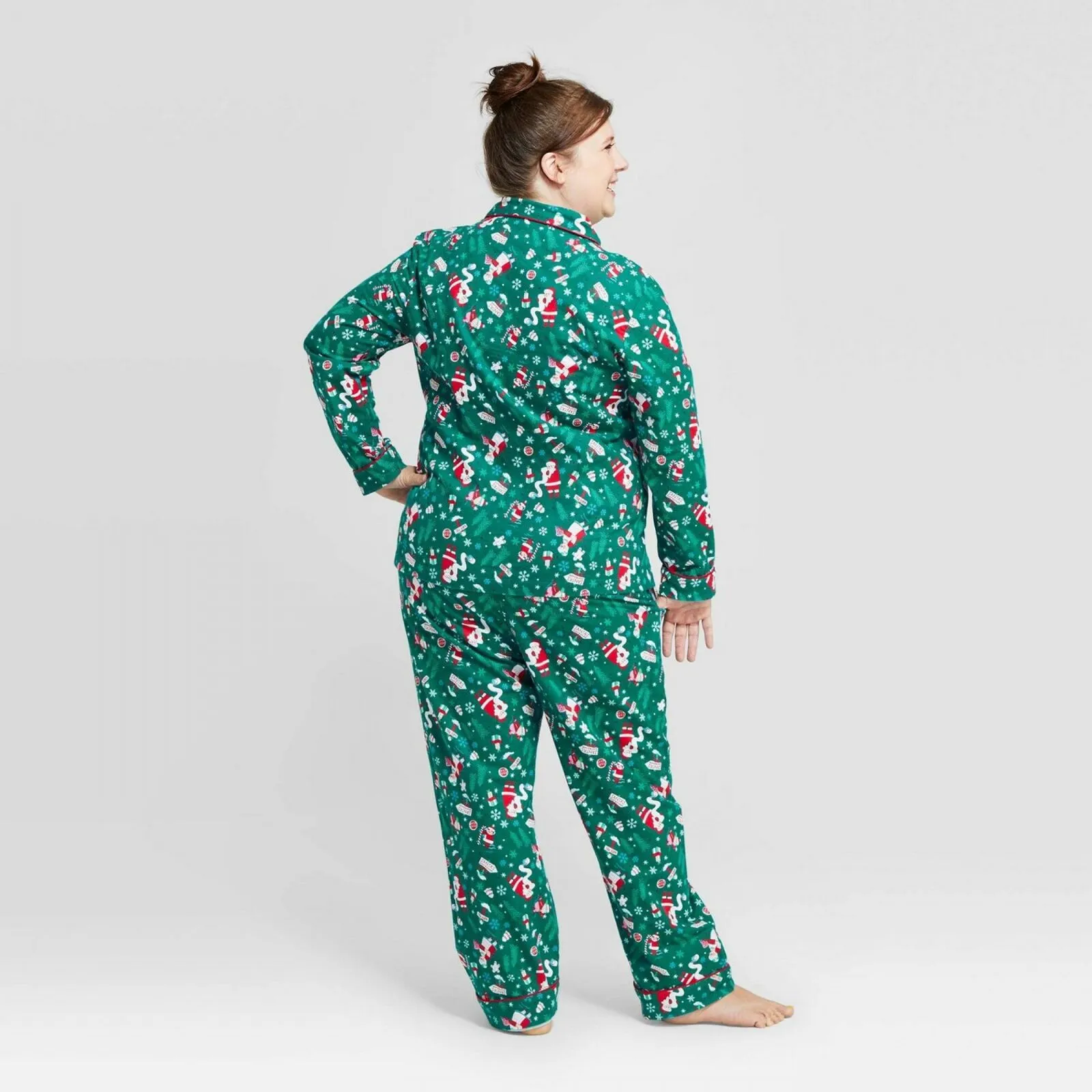 Wondershop Women's Holiday Santa's List Pajama Set